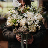 Florist-Curated Seasonal Vase – Luxury Flowers, Beautifully Designed