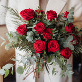 Scarlett Statement Bouquet – Timeless Elegance for Valentine's Day