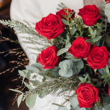 Scarlett Statement Bouquet – Timeless Elegance for Valentine's Day