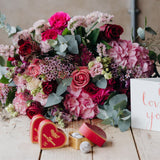 Valentine's Showstopper Bouquet – A Bold Expression of Love